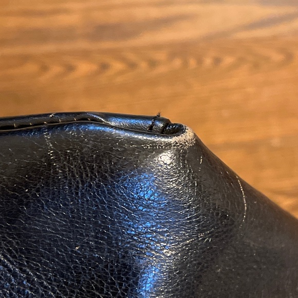 Danier leather purse - Picture 4 of 4